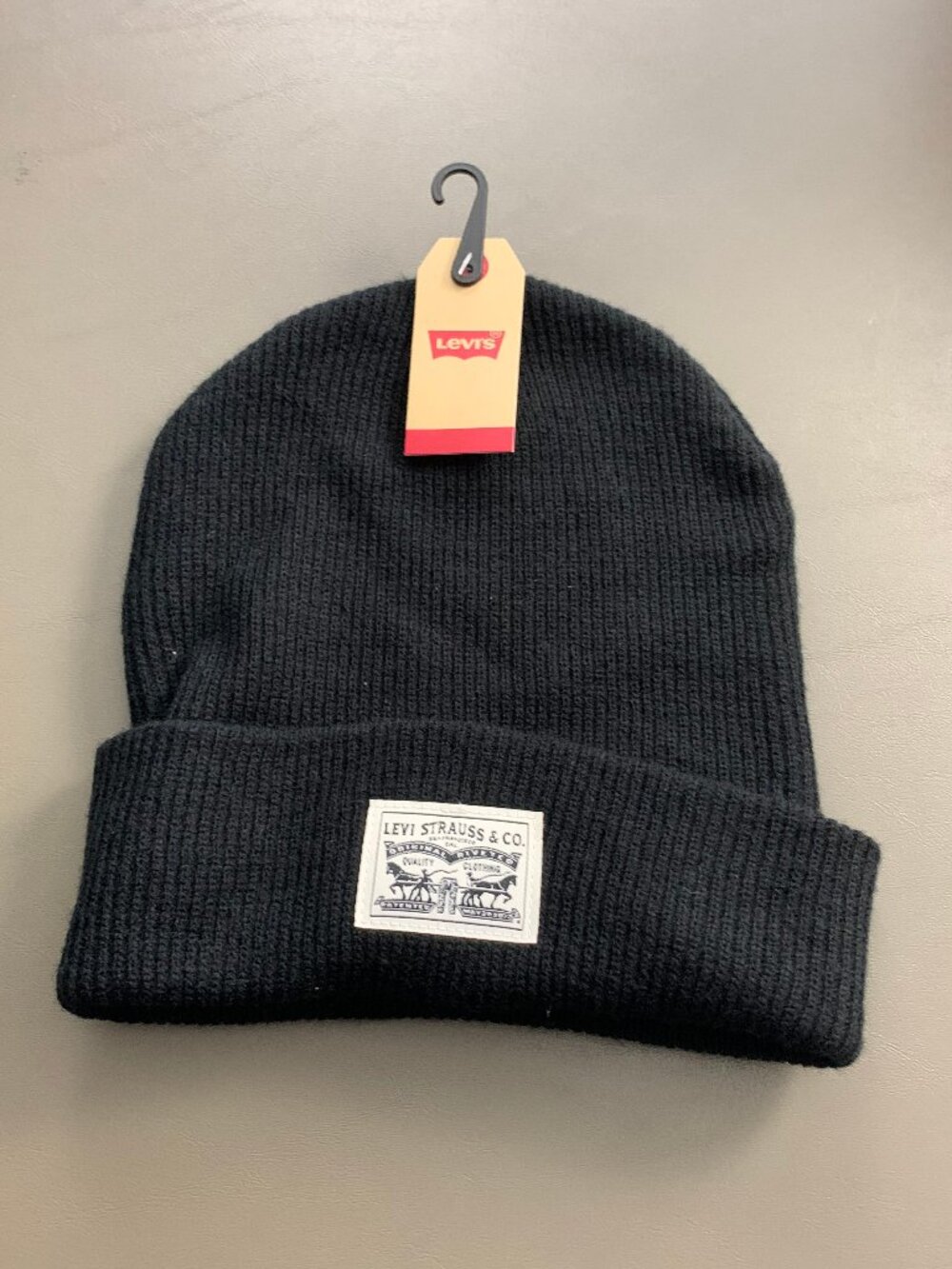 Levi's Men's Logo Ribbed Knit Cuffed Beanie Hat, Solid Black, One Size